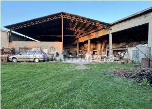 Almacén de 5 habitaciónes en Como, Italy No. 323405