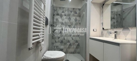 2 bedrooms Apartment in Milan, Italy No. 273492 8