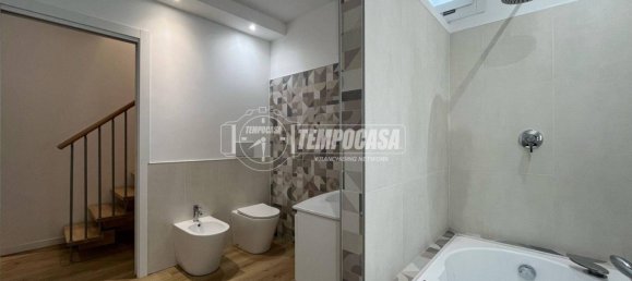 2 bedrooms Apartment in Milan, Italy No. 273492 7