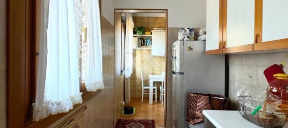 2-salle Appartement à Trieste, Italy No. 30649 26