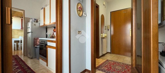 2-salle Appartement à Trieste, Italy No. 30649 4