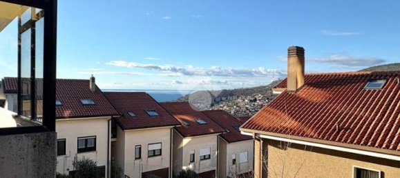 2-salle Appartement à Trieste, Italy No. 30649 25