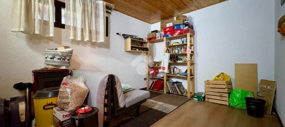 2-salle Appartement à Trieste, Italy No. 30649 12