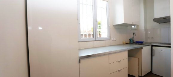 1 bedroom Apartment in Montreuil, France No. 188866 3