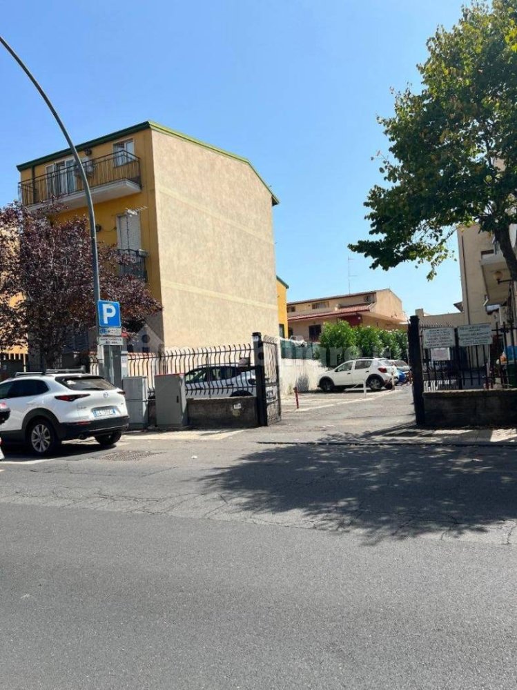 3 Schlafzimmer Wohnung in San Giovanni la Punta, Italy, Nr. 335315