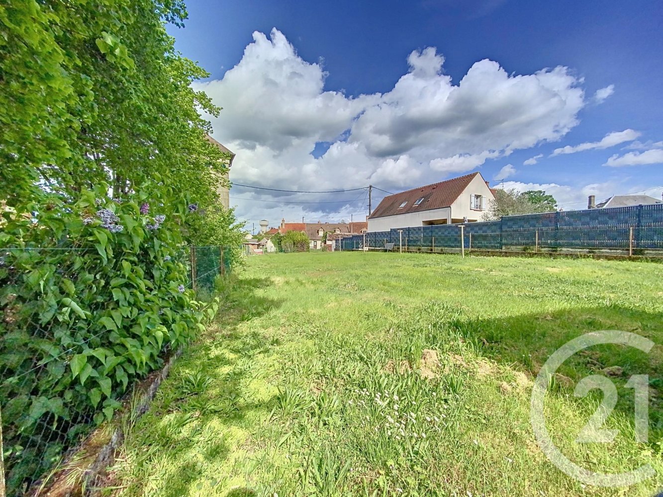  قطعة أرض في La Ferte-Saint-Aubin, France رقم 72949