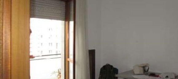 63m² Office in Milan, Italy No. 358988 2