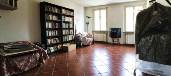 5 bedrooms House in Mezzana Bigli, Italy No. 89863 31