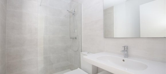 1 bedroom Penthouse in Estepona, Spain No. 136795 10