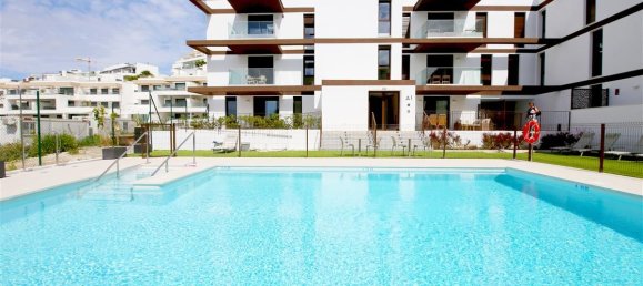 1 bedroom Penthouse in Estepona, Spain No. 136795 2