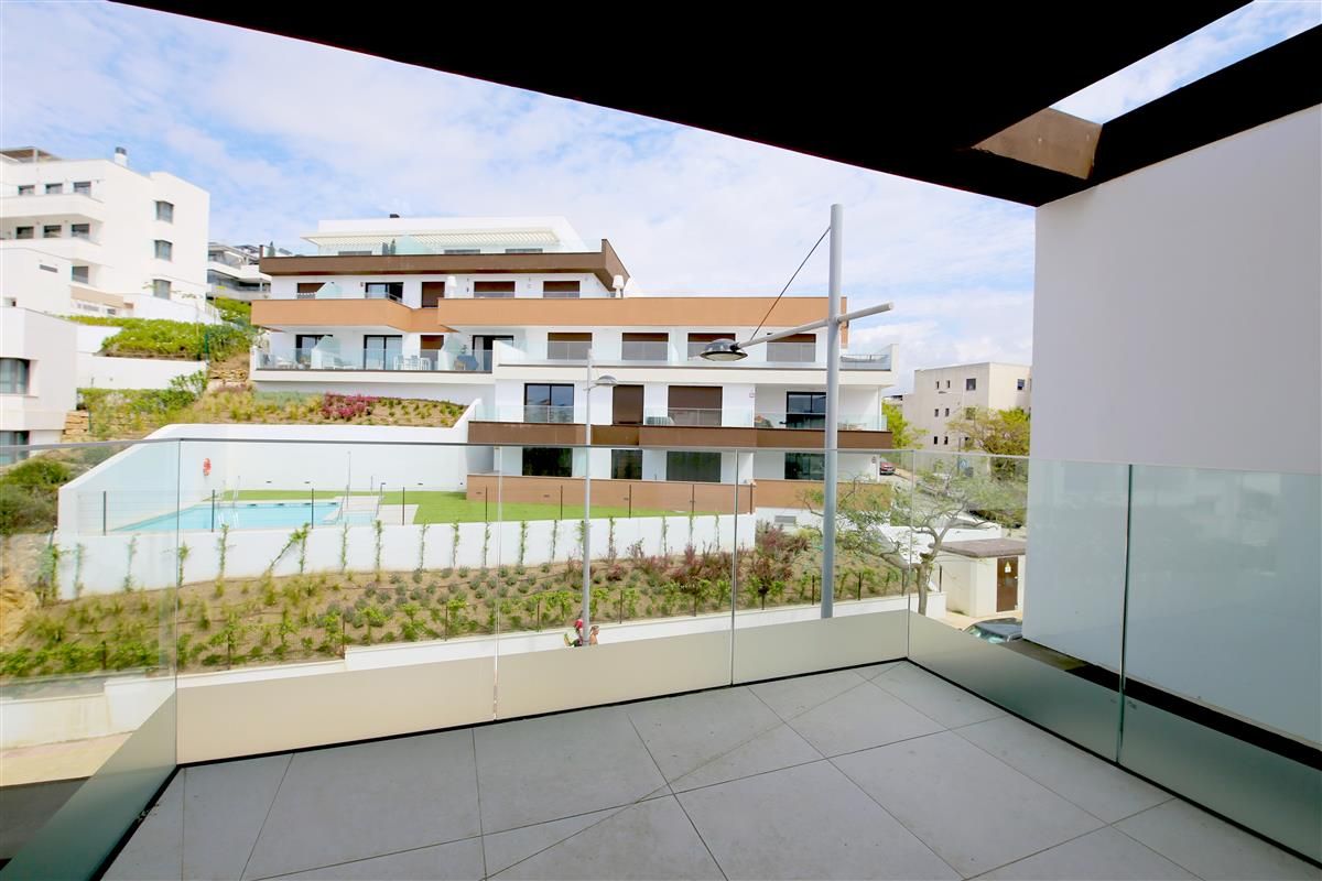 1 bedroom Penthouse in Estepona, Spain No. 136795