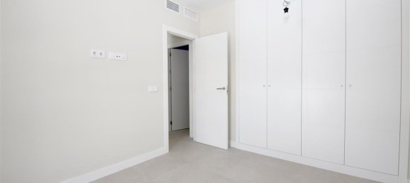 1 bedroom Penthouse in Estepona, Spain No. 136795 9