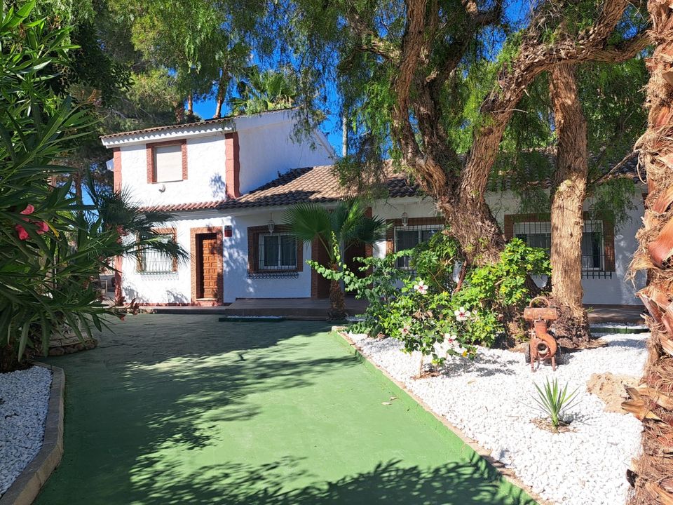 5 bedrooms Villa in Alicante, Spain No. 177159