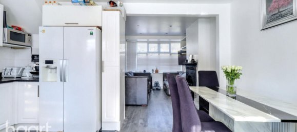 3 bedrooms House in Rainham, United Kingdom No. 4836 8