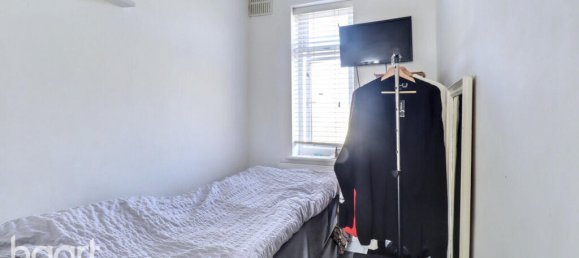 3 bedrooms House in Rainham, United Kingdom No. 4836 16