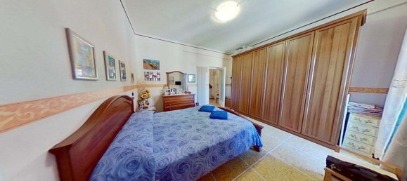 Apartamento de 4 habitaciónes en La Spezia, Italy No. 275619 10