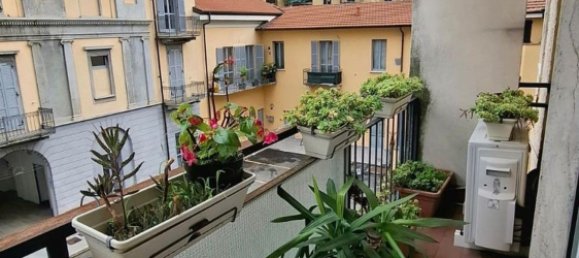 3 Schlafzimmer Wohnung in Varese, Italy, Nr. 312008 19