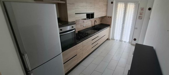 3 Schlafzimmer Wohnung in Varese, Italy, Nr. 312008 8