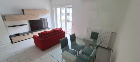 3 Schlafzimmer Wohnung in Varese, Italy, Nr. 312008 6