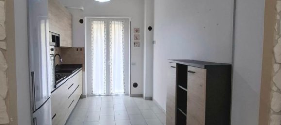 3 Schlafzimmer Wohnung in Varese, Italy, Nr. 312008 18