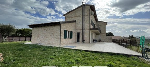 8غرفة فيلا في Ancona, Italy رقم 14878 82