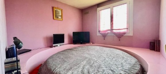 5 bedrooms House in Drancy, France No. 311797 10