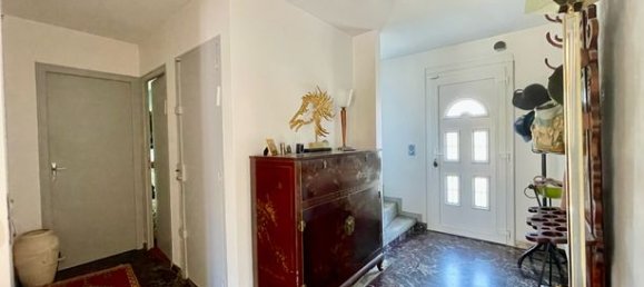 5 bedrooms House in Drancy, France No. 311797 3