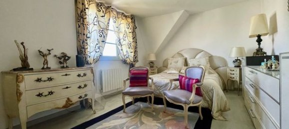 5 bedrooms House in Drancy, France No. 311797 8