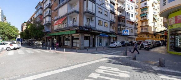 102m² Commercial property in Granada, Spain No. 147145 2