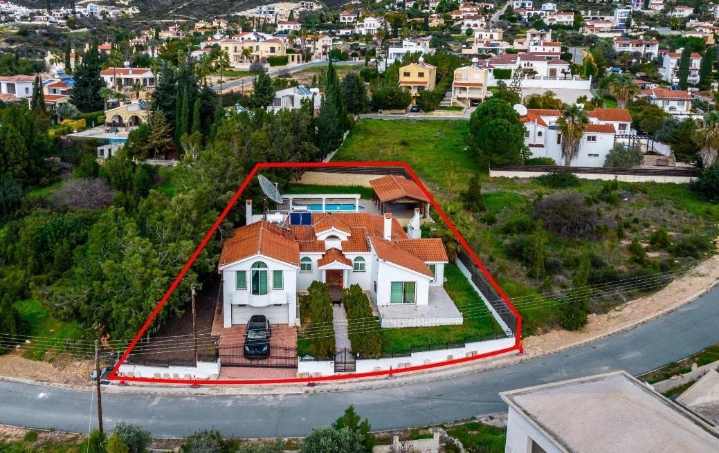 Casa de 4 dormitorios en Tala, Cyprus No. 9610