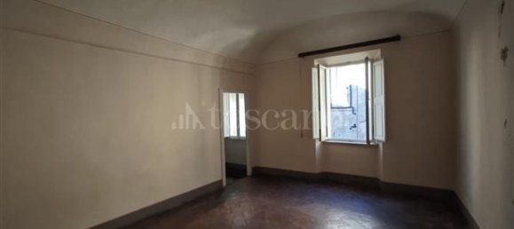 6 rooms House in Montalcino, Italy No. 134987 10