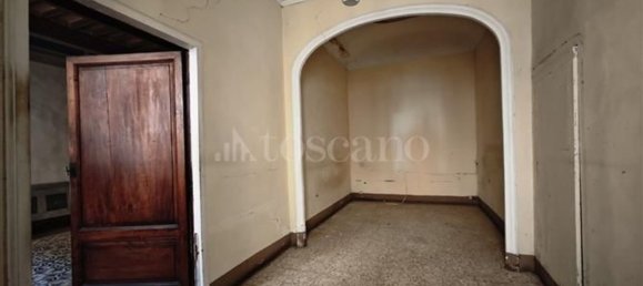 6 rooms House in Montalcino, Italy No. 134987 5