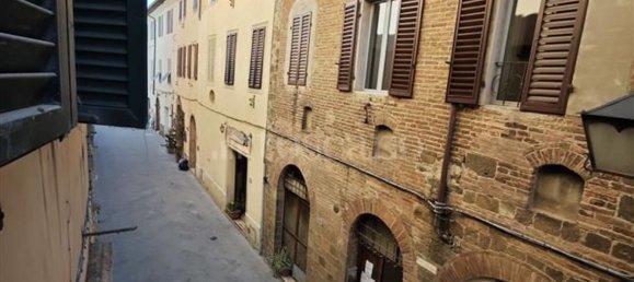 6 rooms House in Montalcino, Italy No. 134987 16