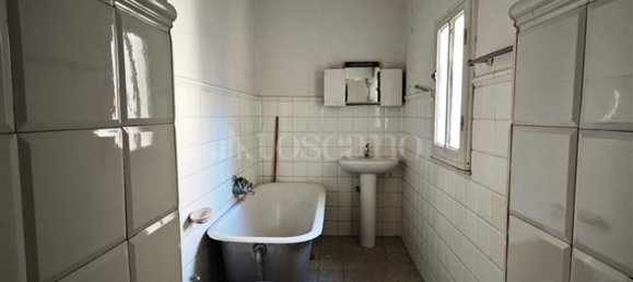 6 rooms House in Montalcino, Italy No. 134987 8