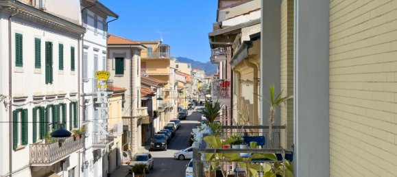 6 rooms Apartment in Viareggio, Italy No. 13871 18