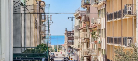 6 rooms Apartment in Viareggio, Italy No. 13871 14