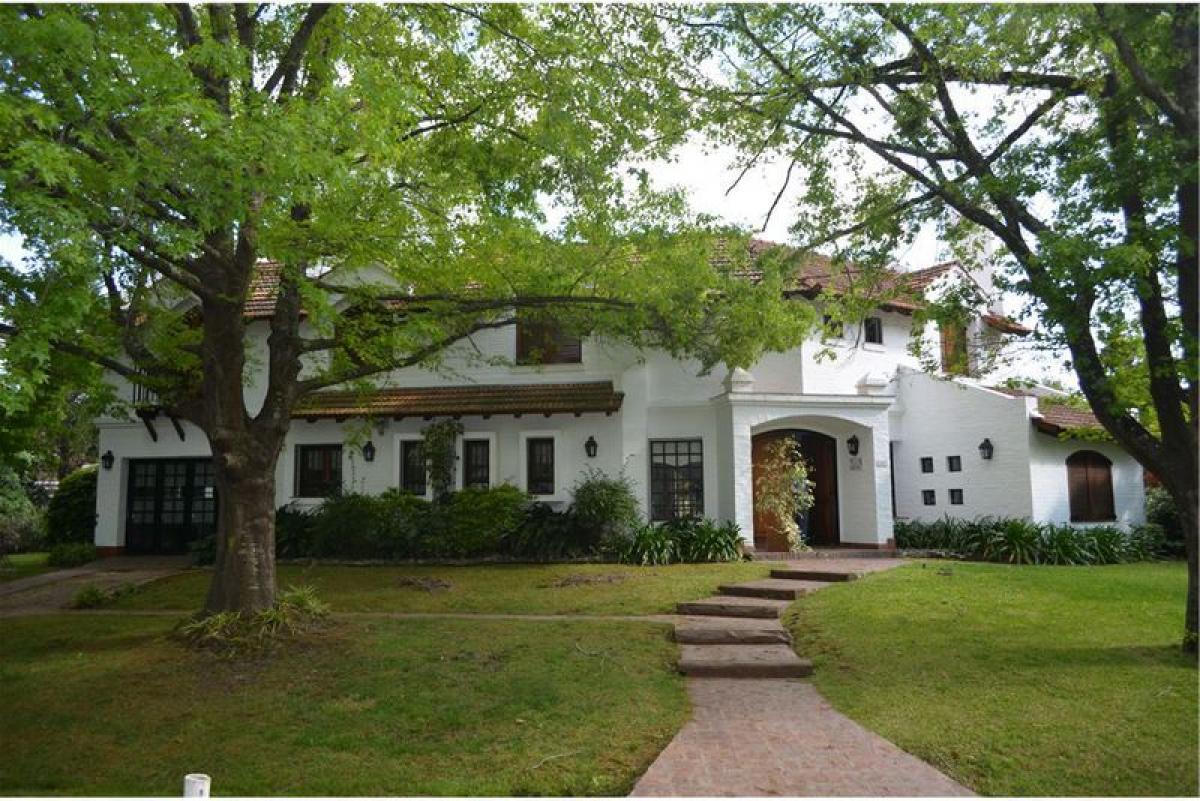 3 bedrooms House in Campana, Argentina No. 18629