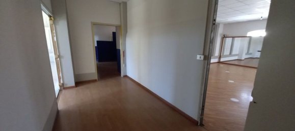 490m² Commercial property in Chieri, Italy No. 352989 23