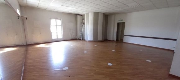 490m² Commercial property in Chieri, Italy No. 352989 6