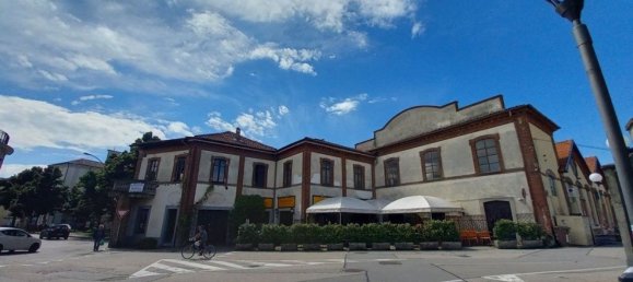 490m² Commercial property in Chieri, Italy No. 352989 7