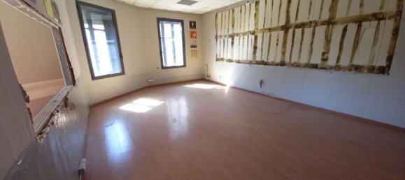 490m² Commercial property in Chieri, Italy No. 352989 18