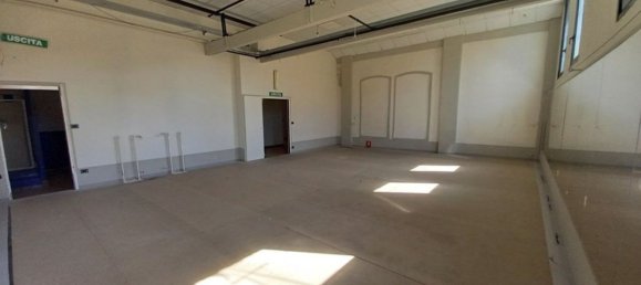 490m² Commercial property in Chieri, Italy No. 352989 27