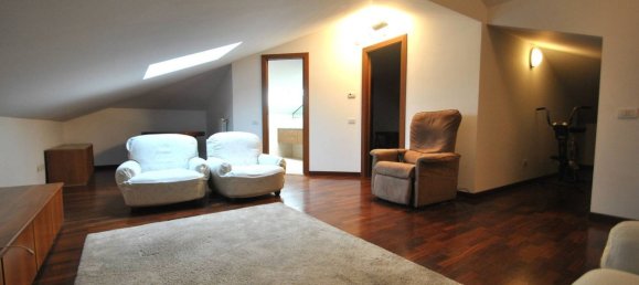 Apartamento de 4 habitaciónes en Vimercate, Italy No. 187599 22