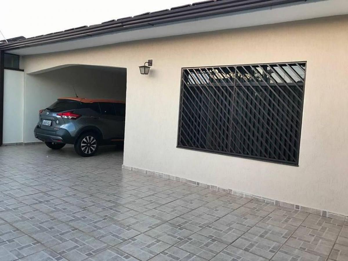 Casa de 3 dormitorios en Sao Paulo, Brazil No. 566857