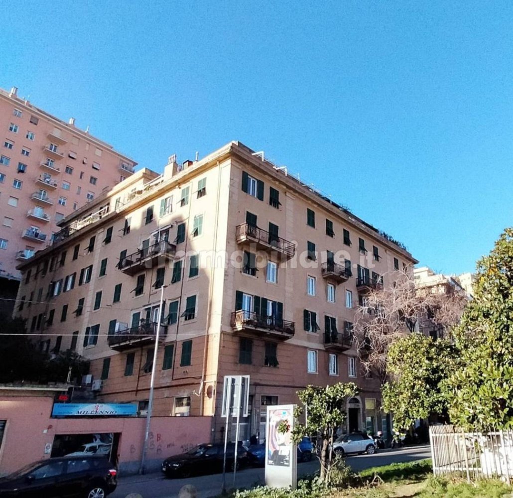 Apartamento de 2 dormitorios en Genoa, Italy No. 313341