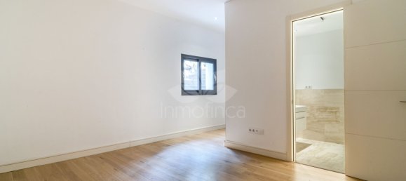 6 bedrooms Villa in Marbella, Spain No. 98933 43