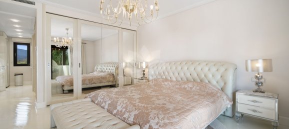 6 bedrooms Villa in Marbella, Spain No. 98933 11