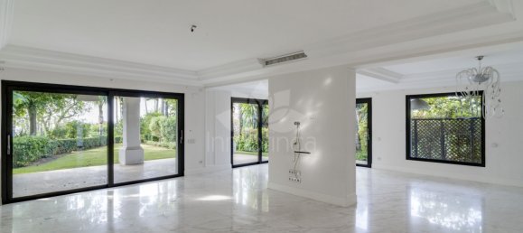 6 bedrooms Villa in Marbella, Spain No. 98933 49
