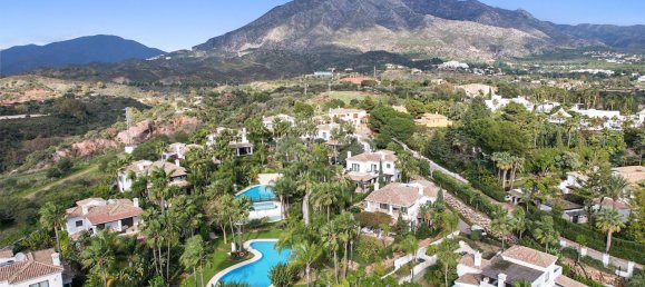 6 bedrooms Villa in Marbella, Spain No. 98933 26
