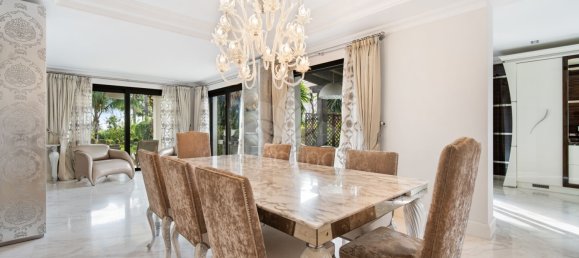 6 bedrooms Villa in Marbella, Spain No. 98933 41